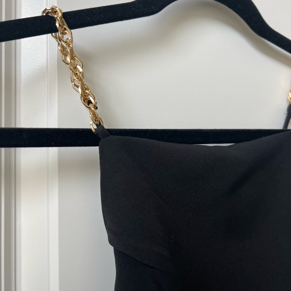 Sexy luxurious black crop top with gold chain and backless - Picture 3 of 6